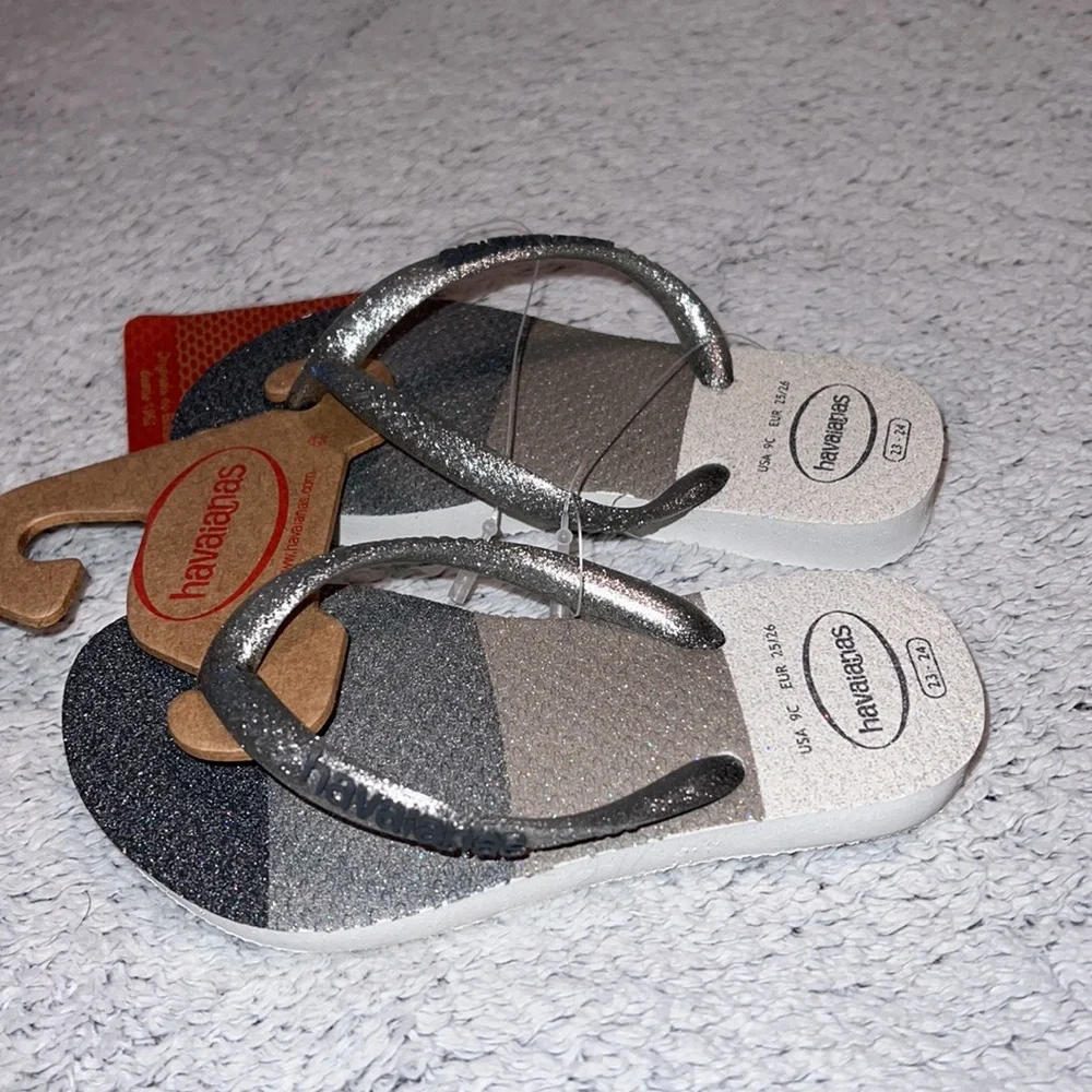 Havaianas flip flops sandals , size 9 childrens , NWT